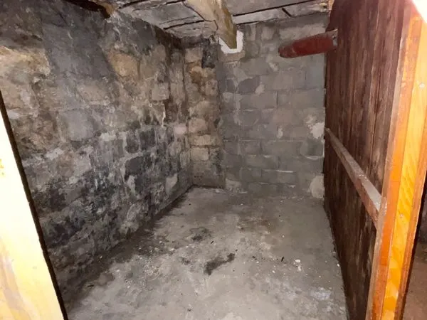 Location cave