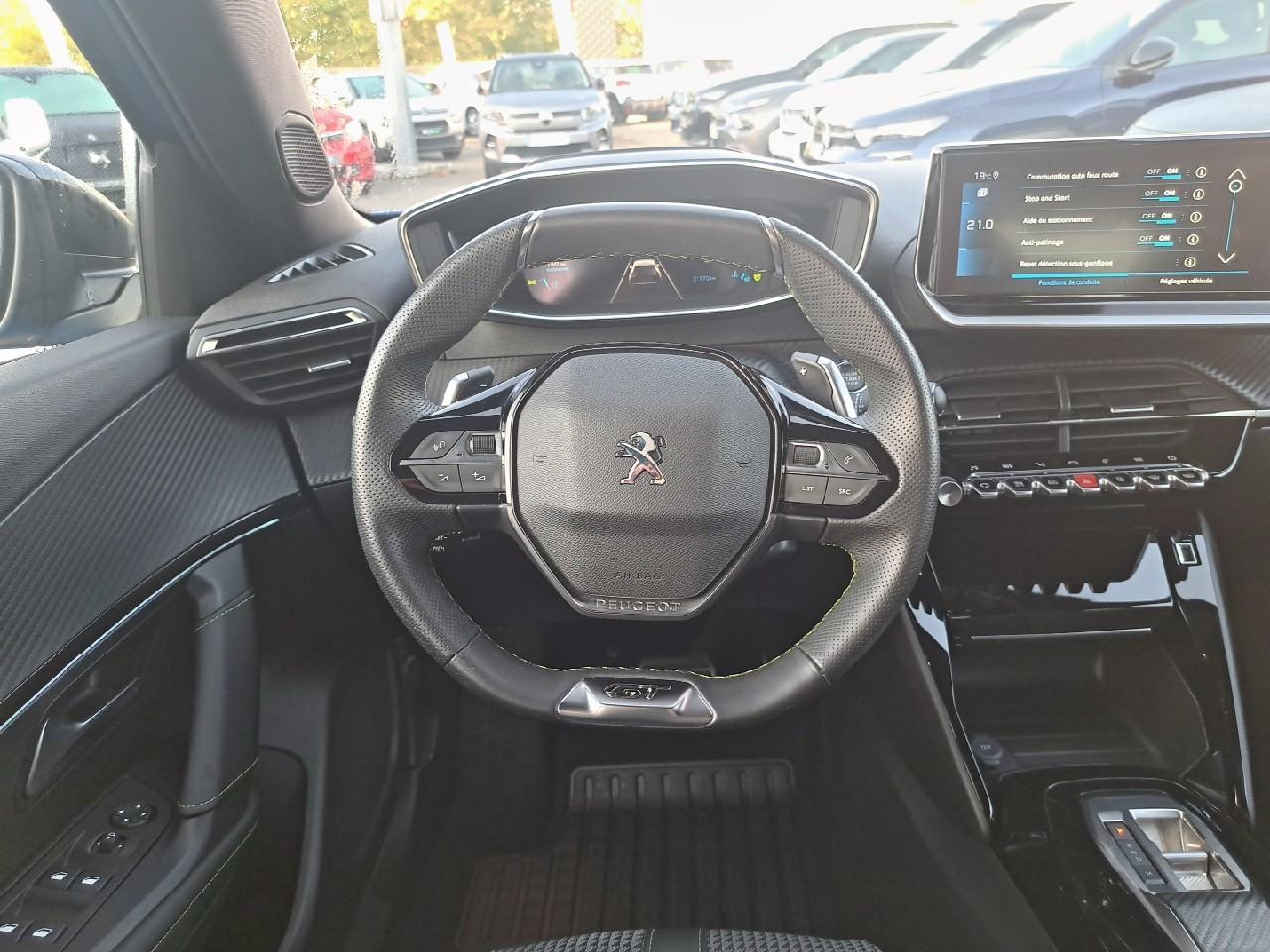 Peugeot 2008 puretech 130 s&s eat8 gt — photo 9
