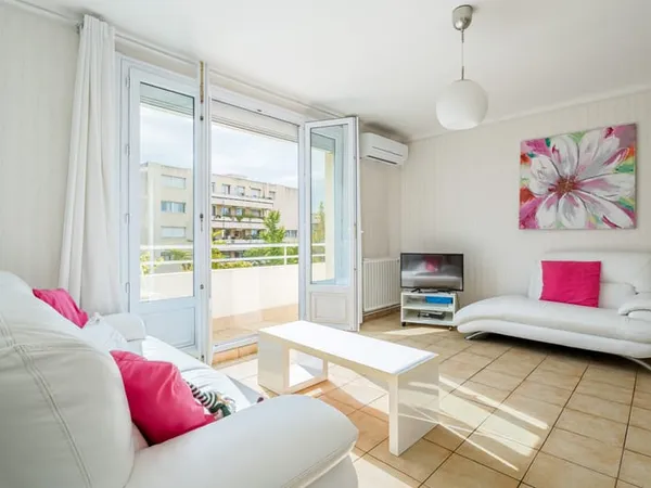T3/4- 65M2- BALCON - STATIONNEMENT - CAVE