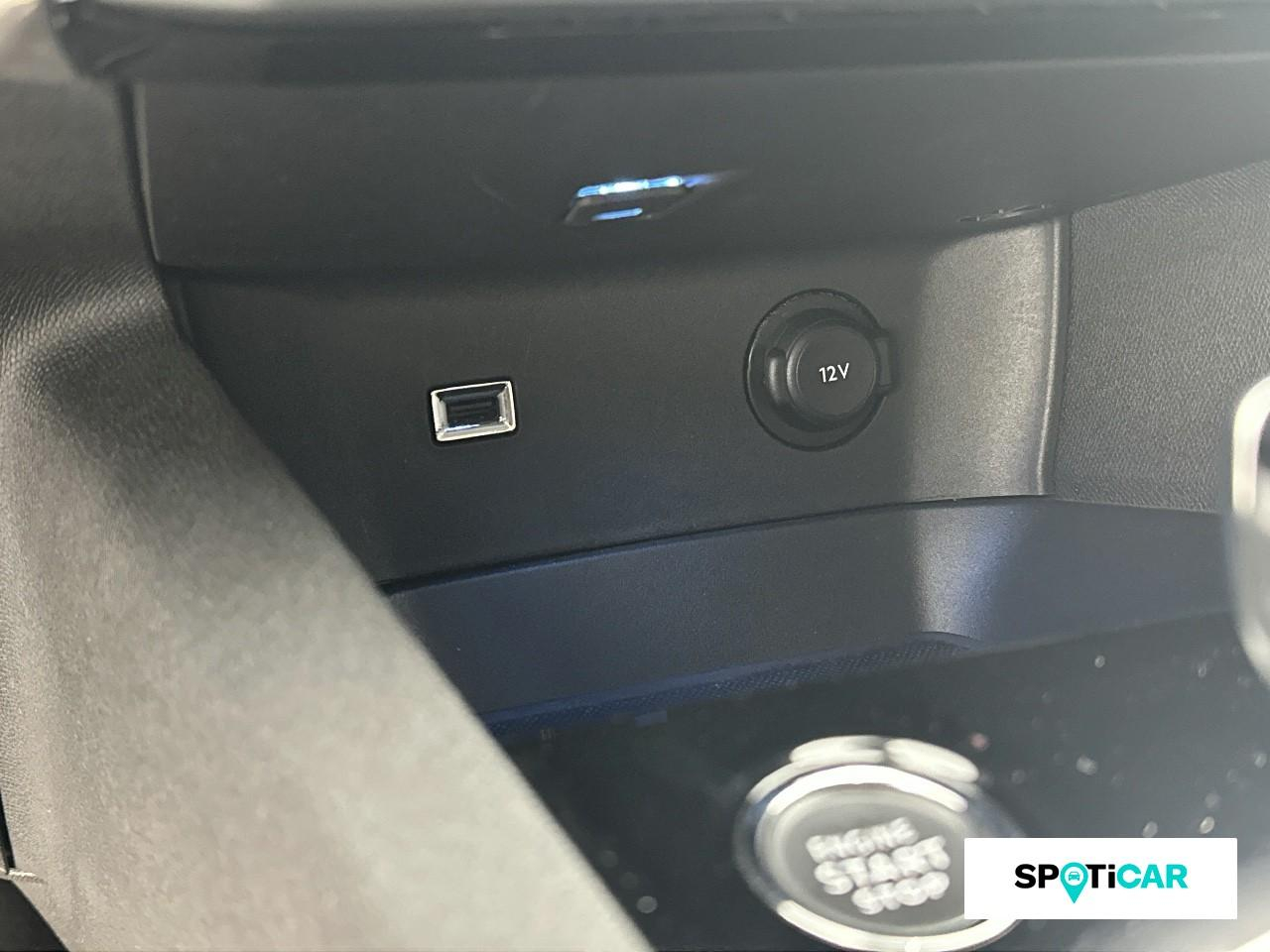 Peugeot 3008 1.2 puretech 130ch s&s roadtrip eat8 — photo 16