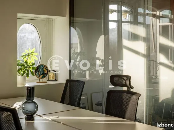 Bureau 205 m²