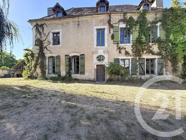 Maison 10 pièces 356 m²