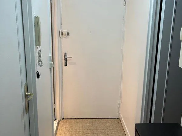Sous location studio Paris 20eme (30m2)