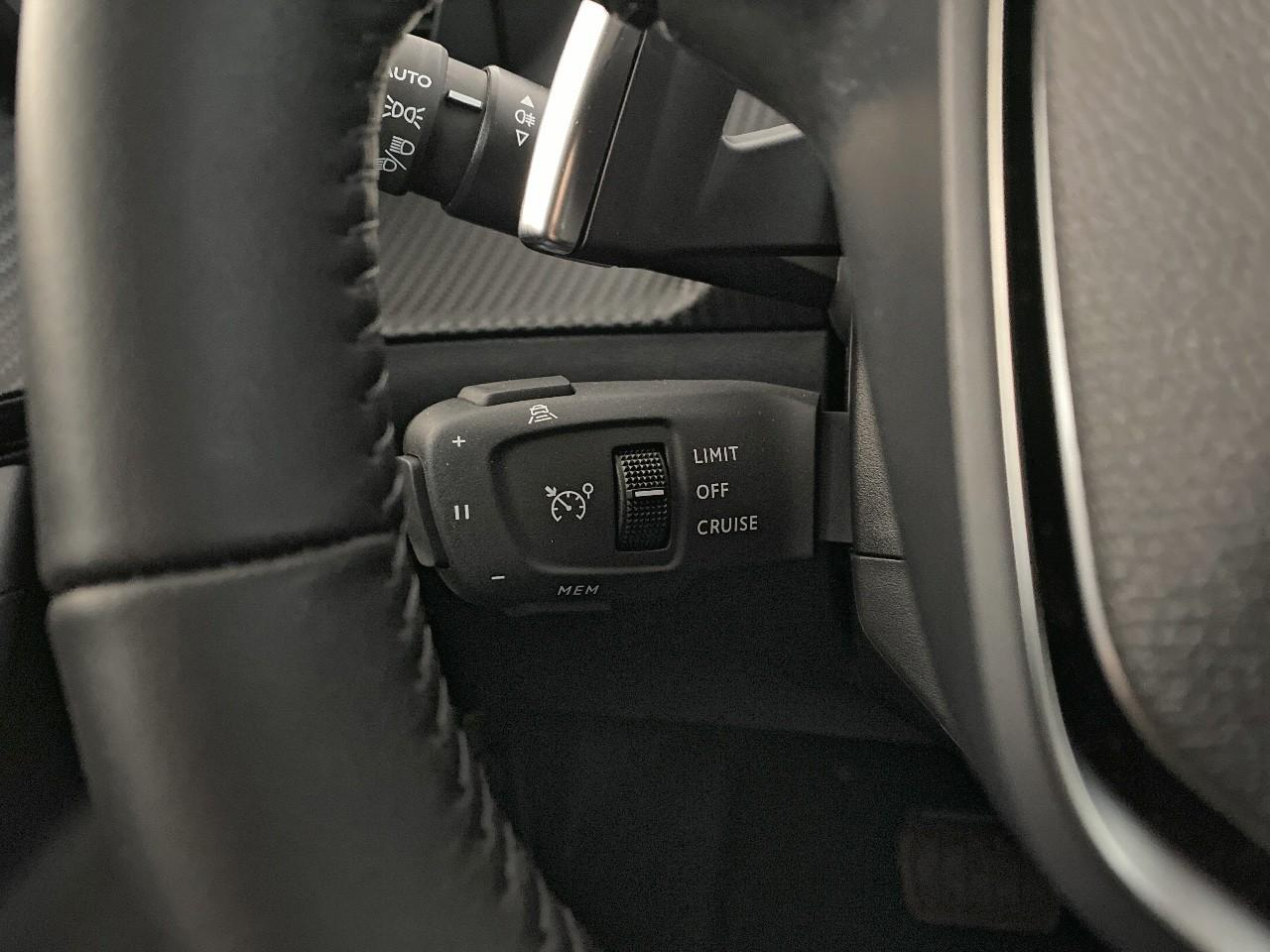 Peugeot 2008 hybrid 145 ch e-dcs6 allure — photo 20