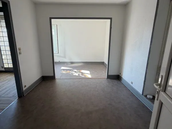 Grand studio à louer avec terrasse