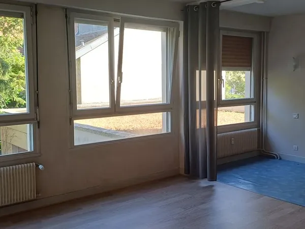 REIMS F1 Bis 36 m2 cave parking - Av Epernay