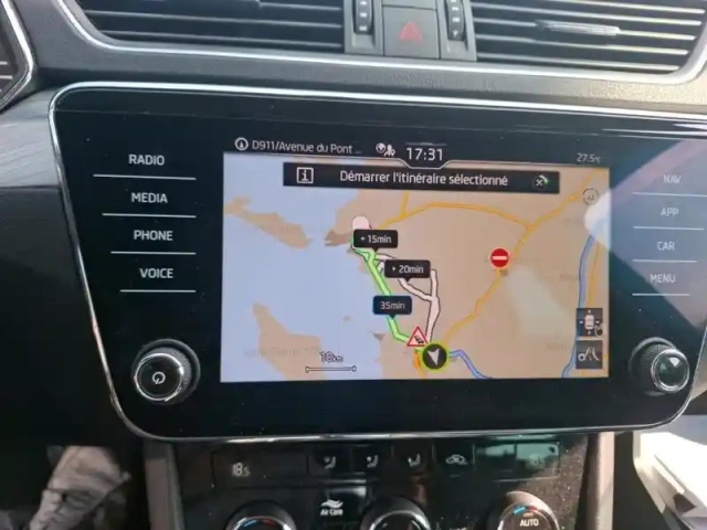 Skoda Superb 2.0 tdi 150 scr dsg7 — photo 7