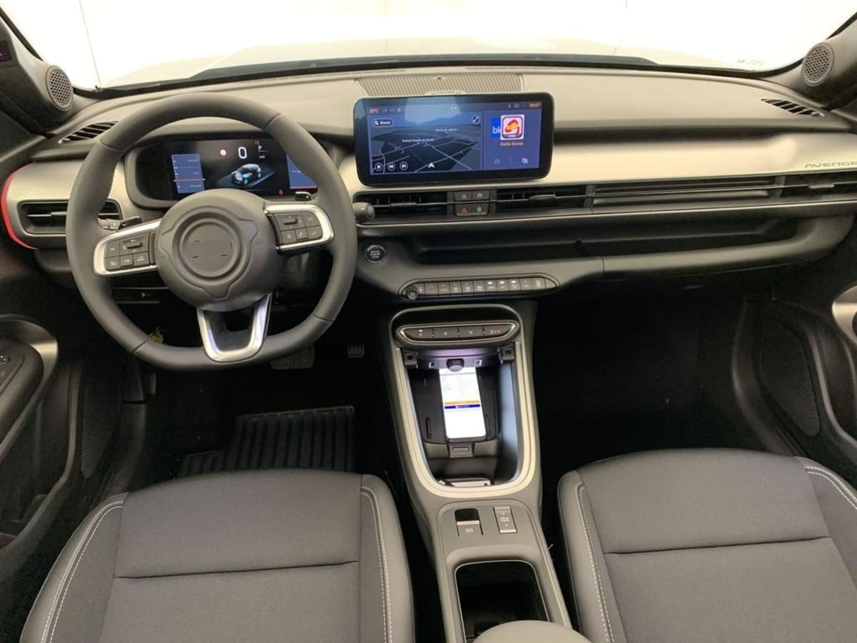 Jeep Avenger — photo 14