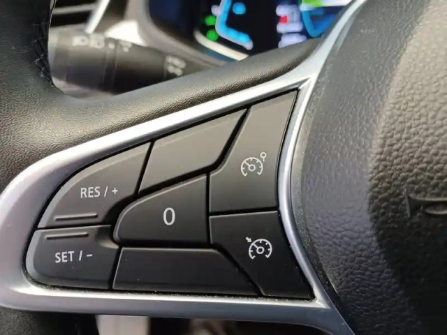 Renault Clio e-tech 140 - 21n — photo 34