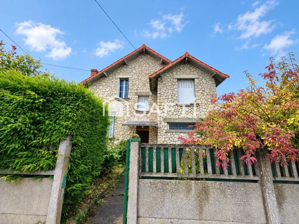 Maison coeur de Cosne Cours sur Loire, investissement locatif, 2 logements.