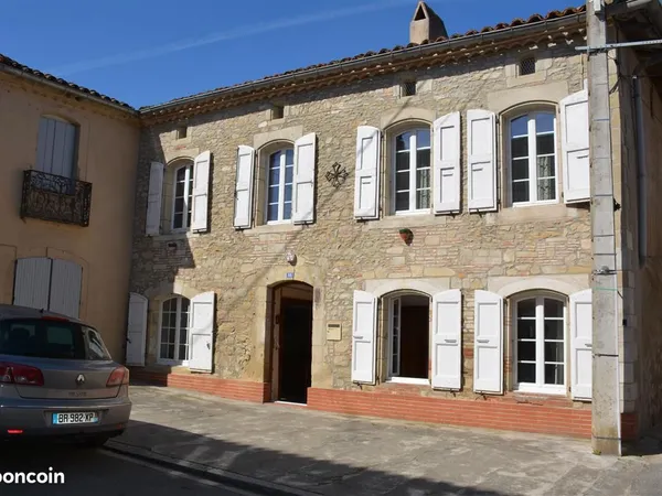 Location maison de village avec courette