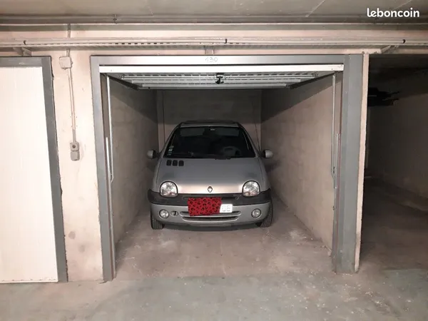 A louer garage fermé Nice