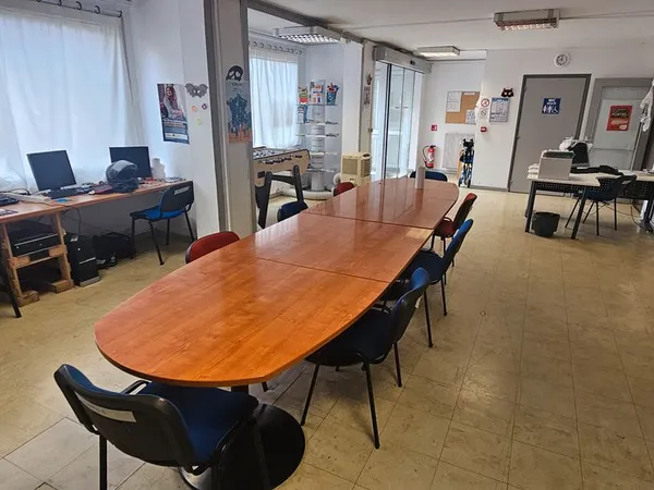 LOCAUX COMMERCIAUX de 130 m² sur MANOSQUE : 115000