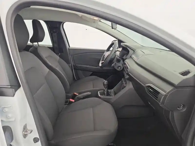 Dacia Sandero sce 65 — photo 350