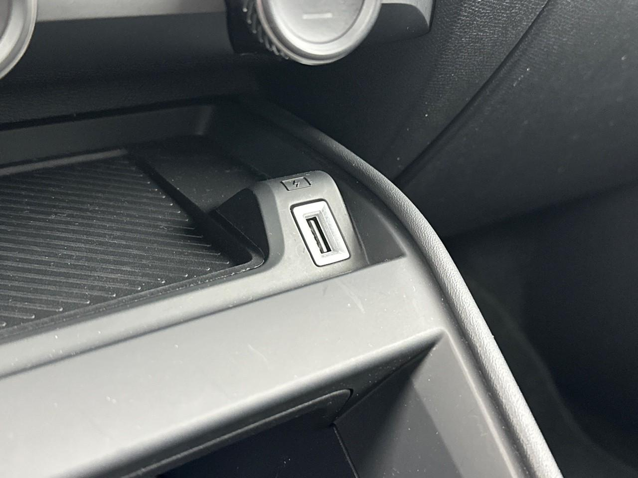 Citroën C4 puretech 130 s&s eat8 shine — photo 30