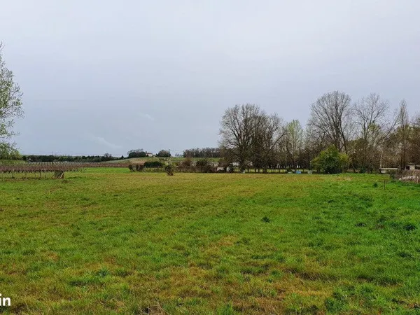 Terrain 850 m²