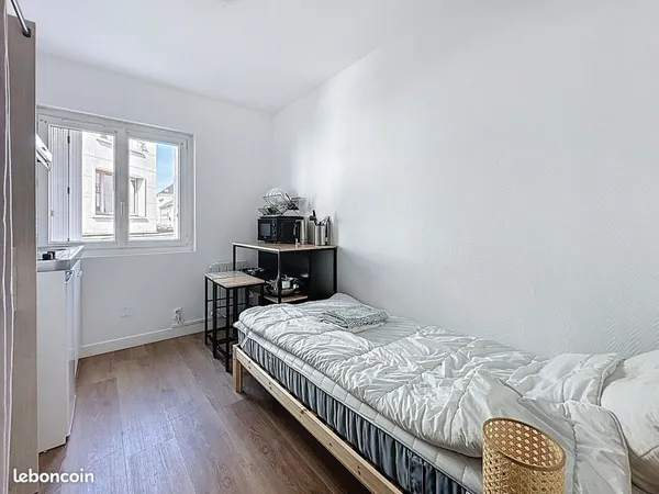 Studio 1 pièce 12 m²
