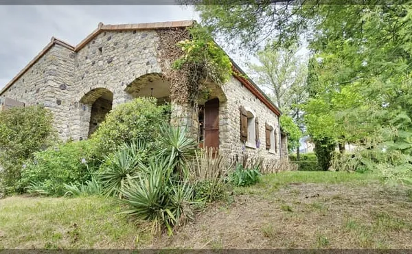 Maison 127 m2 - 3 chambres - terrain 1826 m2 - Les Ollières-
