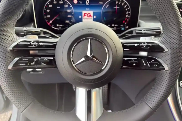 Mercedes Glc coupe 300 e hybrid eq 9g-tronic 4matic — photo 19
