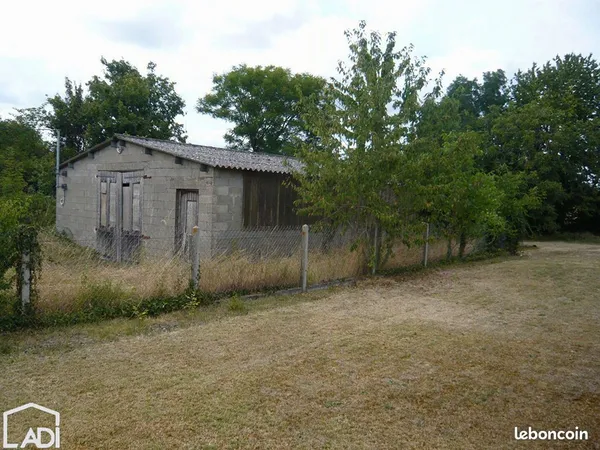 Terrain 556 m² SALLES