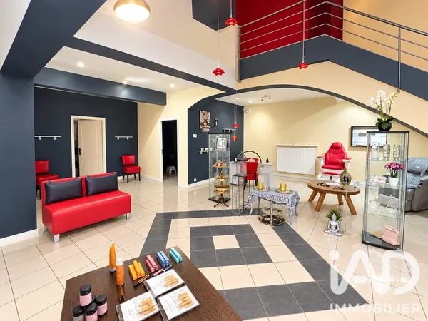 Maison 7 pièces 317 m²