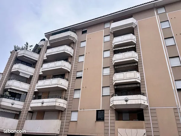 Cannes Banane - 2 pièces 31,64 m² avec terrasse et cave