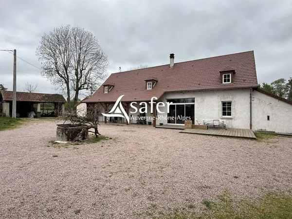 Maison rénovée avec 6 ha - Secteur Lapalisse