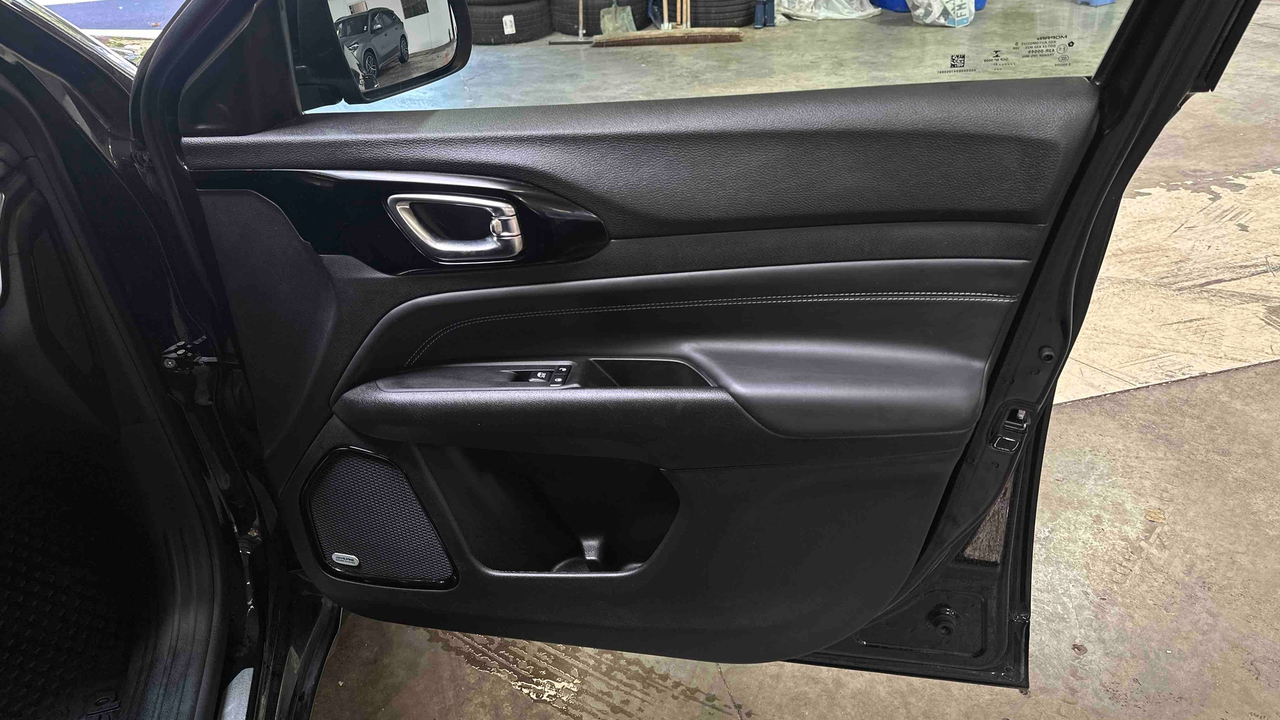 Jeep Compass 1.3 PHEV T4 240 ch 4xe eAWD — photo 28