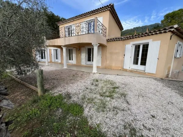 La Motte -Villa de 150 m2 - Grand jardin arboré - Terrain pi