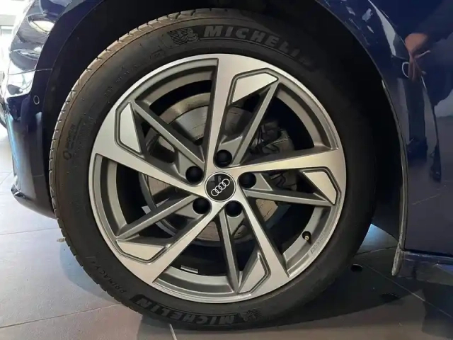 Audi A4 avant 35 tfsi 150 s tronic 7 — photo 36