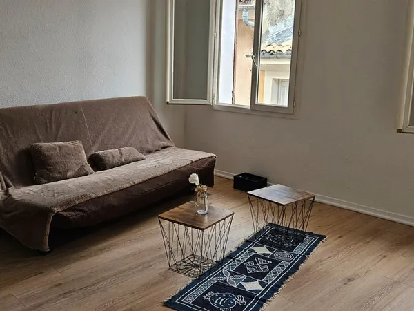 Appartement rénové et lumineux avec combles privatives - centre historique de manosque - ideal primo