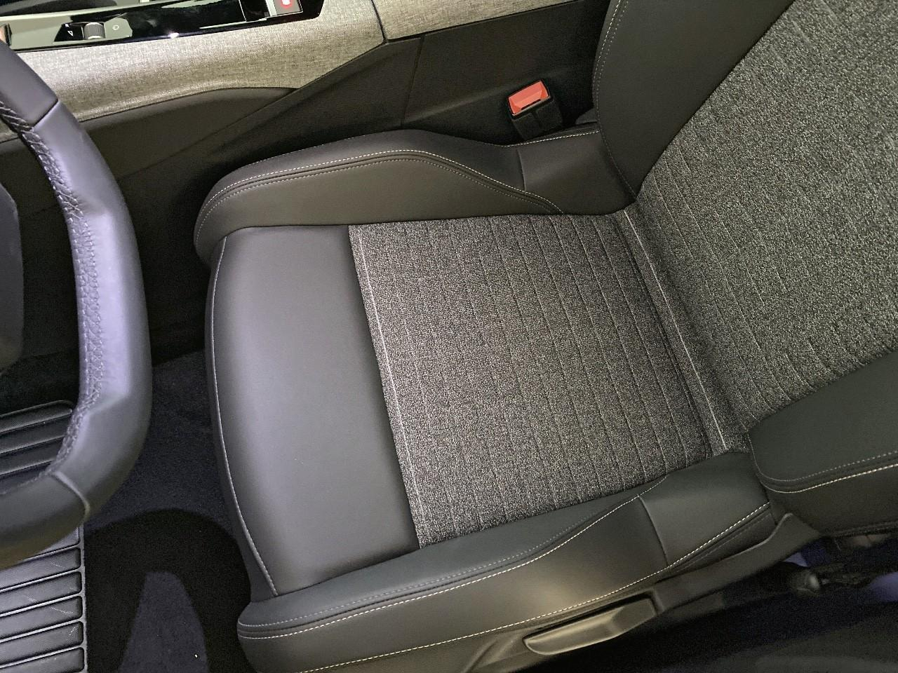 Peugeot 5008 hybrid 145 ch e-dcs6 allure — photo 9