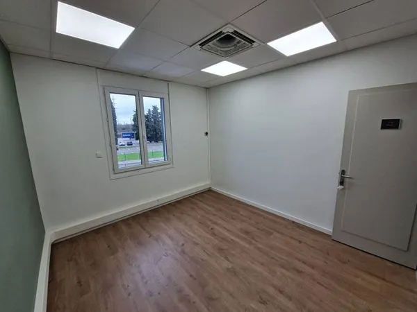Bureau 12 m²