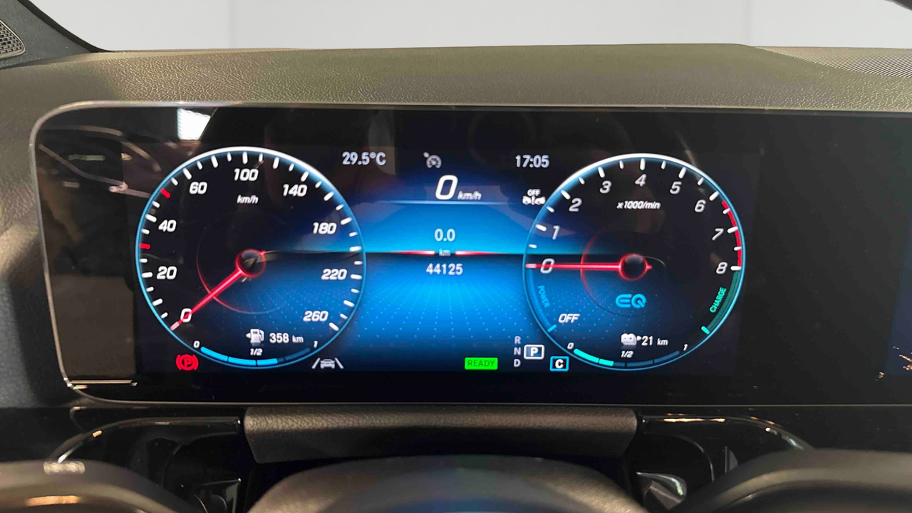 Mercedes GLA 250 e 8G-DCT — photo 20