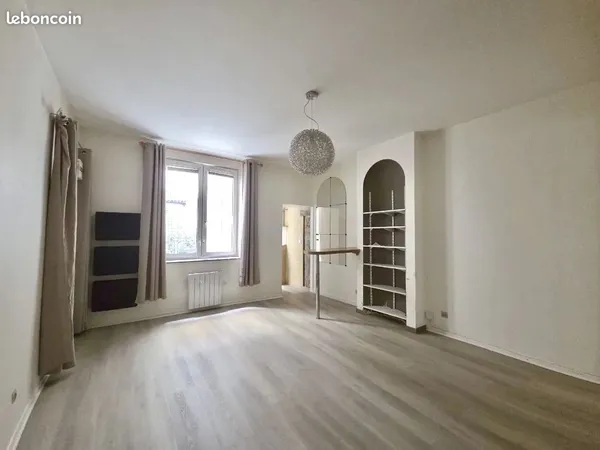 Studio 27 m² Nancy