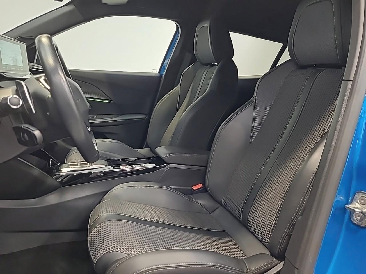 Peugeot 2008 puretech 130 s&s eat8 gt — photo 10