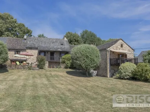 Maison 8 pièces 250 m²