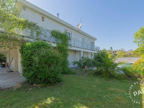 Maison 6 pièces 242 m²