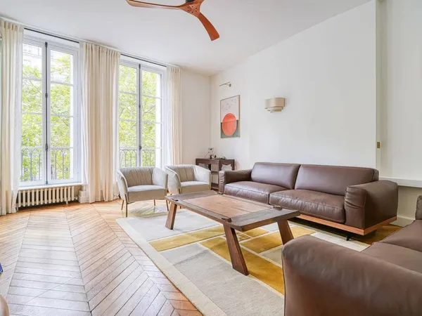 Appartement 8 pièces 175 m²