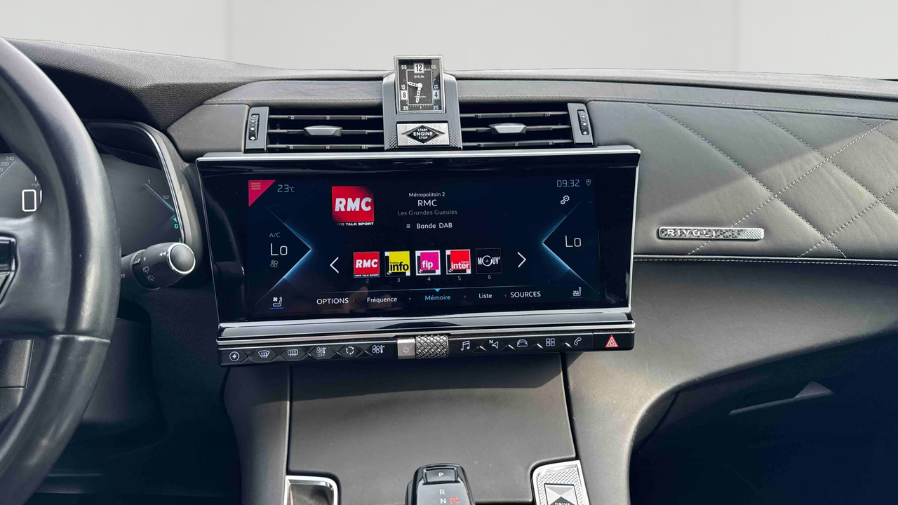 DS7 Crossback Hybride E-Tense 300 EAT8 4x4 — photo 11