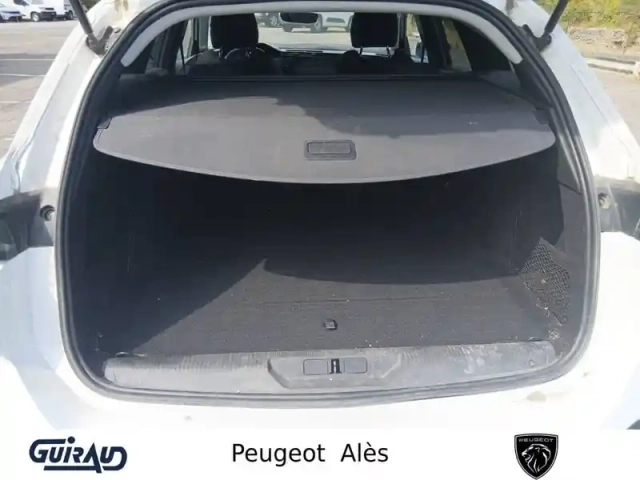 Peugeot 308 sw phev 180 e-eat8 — photo 7