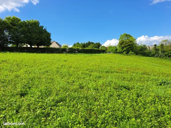 TERRAIN DE LOISIRS 8760m2 à URZY