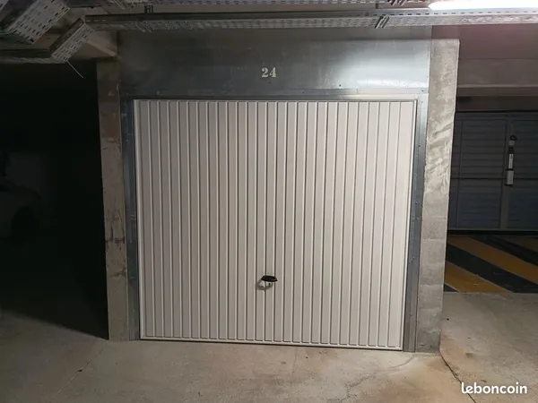 Garage Vence quartier de l'Ara