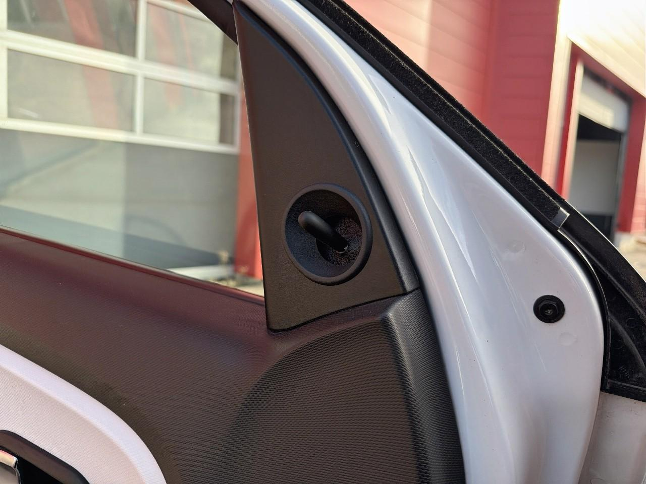 Renault Twingo 1.0 sce 70 e6c limited — photo 12