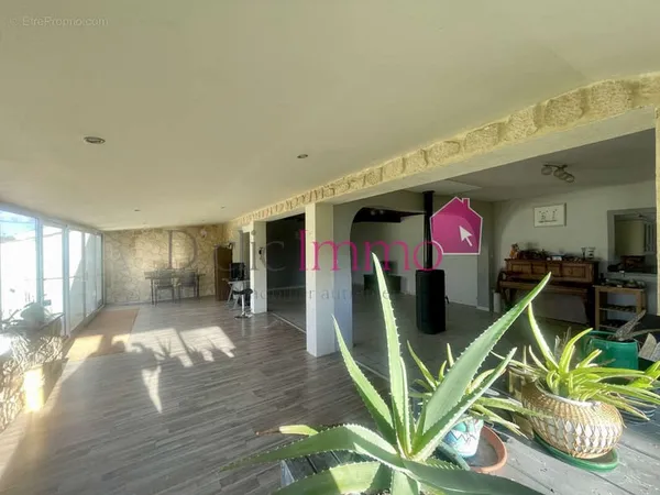 Maison de plain pied à vendre située à Apremont !