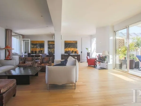 Maison 8 pièces 275 m²