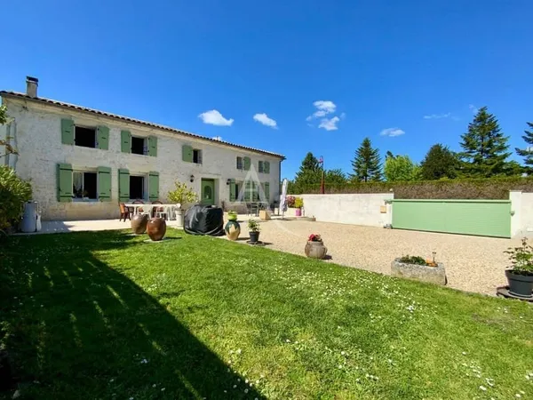 Maison 6 pièces 210 m²