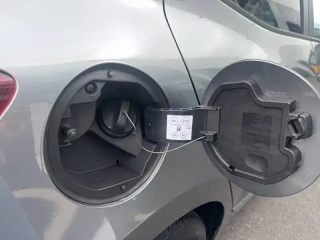 Renault Clio tce 90 — photo 28