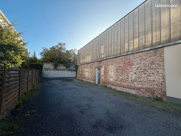 Local 140 m² LAMBERSART