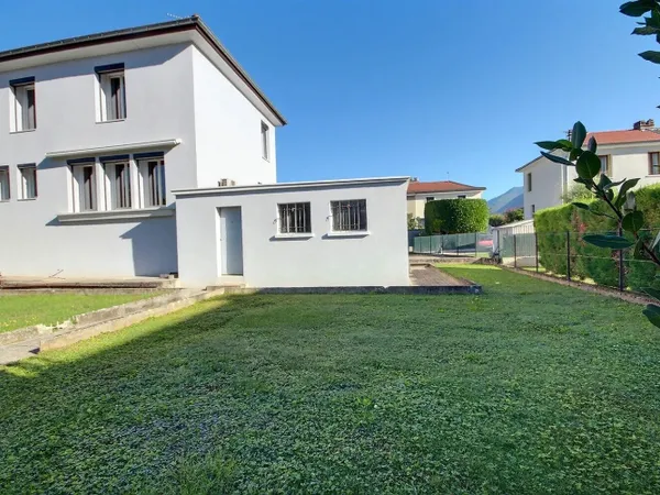 À vendre – Maison mitoyenne 4 pièces avec sous-sol, garage et terrain à Tencin